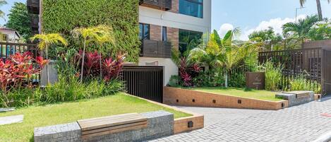 Halaman properti