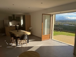 Dining - Leonora country house (Saint-Genix-les-Villages)