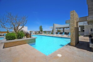 Outdoor pool - Family Homes with Pool and Playground (La Paz)