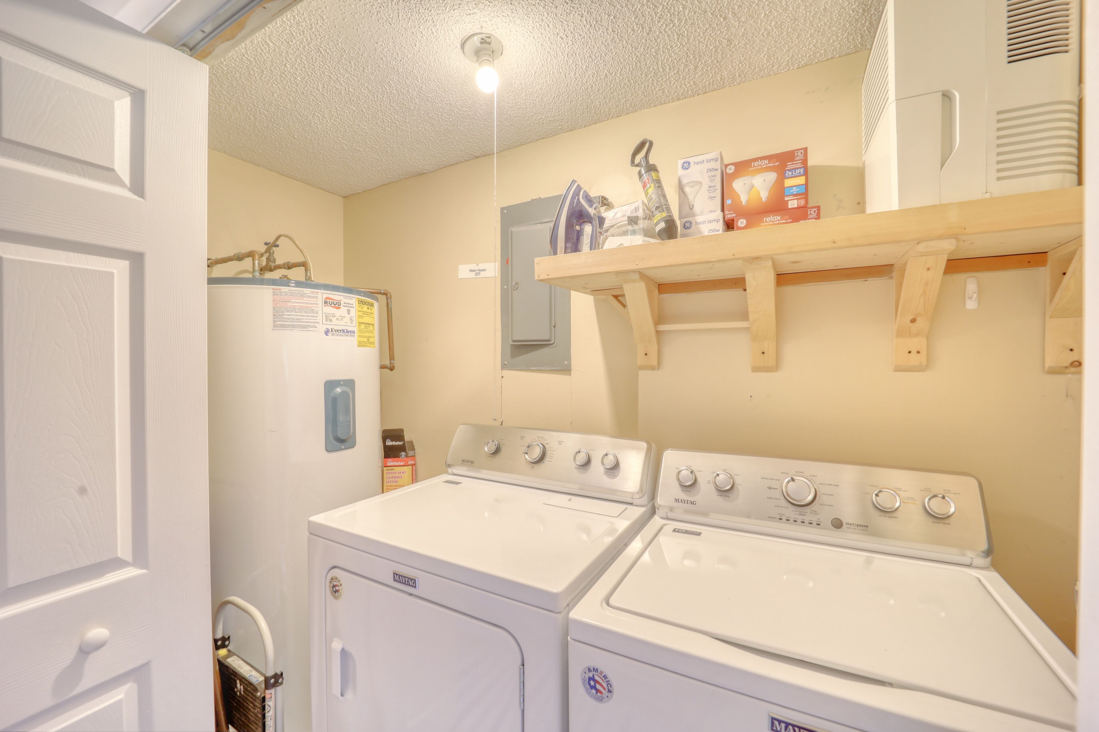 Full size washer/dryer (downstairs hallway)