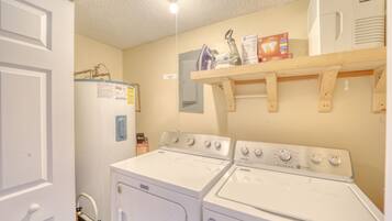 Full size washer/dryer (downstairs hallway)