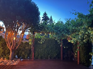 Property grounds - Spacious 4-bedroom house with WiFi, AC in enchanting Renton (Renton)