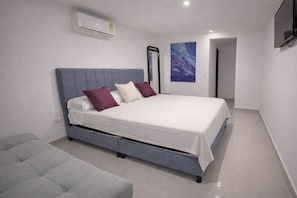 Superior Double Room, Housekeeping - Open Sea Hotel Cartagena - Frente al mar (Cartagena)