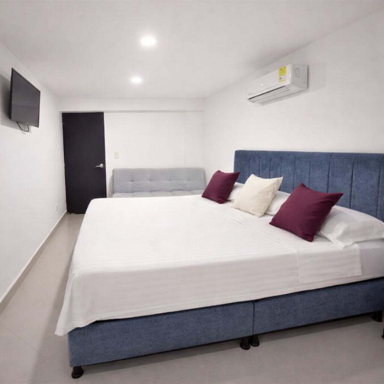 高級雙人房 | 高級寢具、獨特裝潢、布置獨特、熨斗/熨衣板