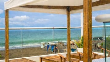 Uitzicht op strand/zee