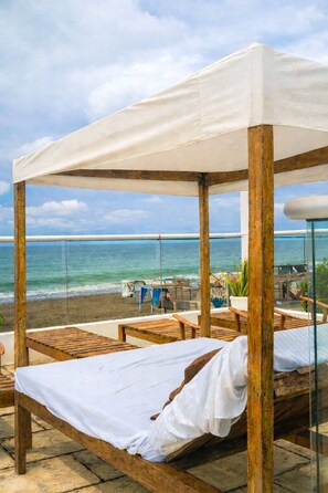 Beach/ocean view
