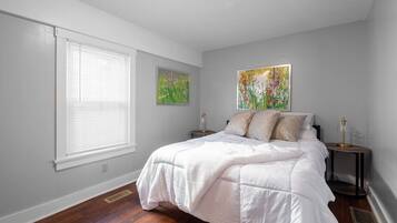 1 bedroom, desk, iron/ironing board, free WiFi