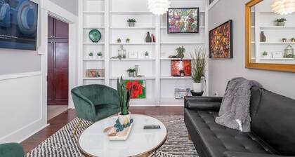 Walkable Historic Home (FREE Bikes to use)