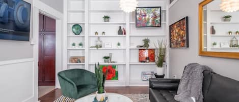 Smart TV, books