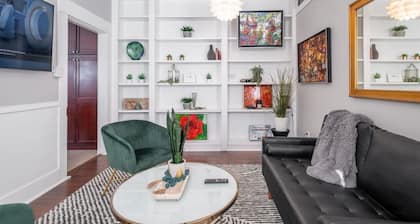 Walkable Historic Home (FREE Bikes to use)