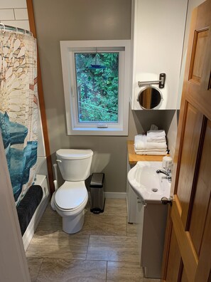 Hårføner, håndklær, såpe og sjampo