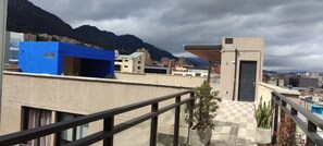 Property grounds - The best apartment to rest in the center of Chapinero, Bogota.  (Bogotá)