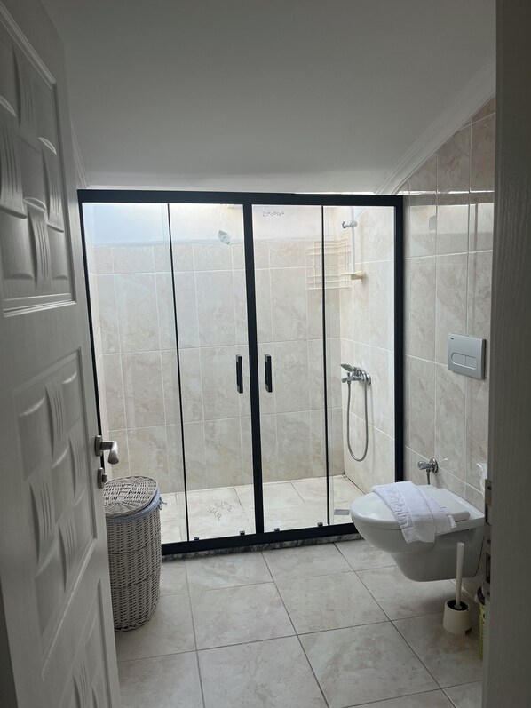 家庭公寓, 2 间卧室, 无烟房, 简易厨房 | 浴室 | 淋浴设施、吹风机、毛巾、肥皂