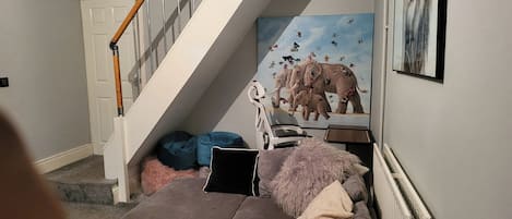 Apartment | Living area | TV