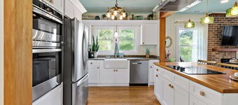 Your Ultimate Coastal Retreat! 5 bedroom, 4 bathroom home in Murrells Inlet, SC!