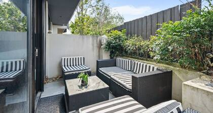 Chic Townhouse in South Yarra
