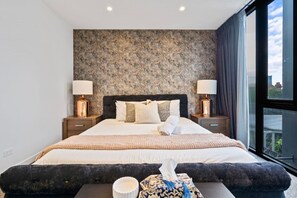 3 bedrooms, desk, iron/ironing board, WiFi