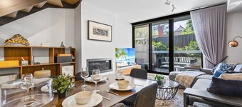 Chic Townhouse in South Yarra