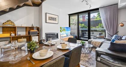 Chic Townhouse in South Yarra