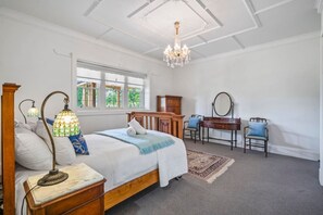 3 quartos, escrivaninha, ferros/tábuas de passar roupa, Wi-Fi