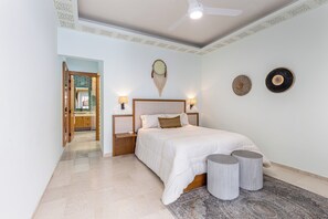 4 bedrooms, iron/ironing board, WiFi, bed sheets - Casa Natalia: Luxurious Pedregal Home (Cabo San Lucas)