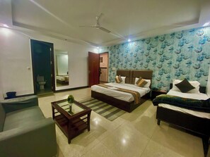 Family Suite | Premium bedding, desk, iron/ironing board, rollaway beds - Hotel Ambience Plaza (New Delhi)