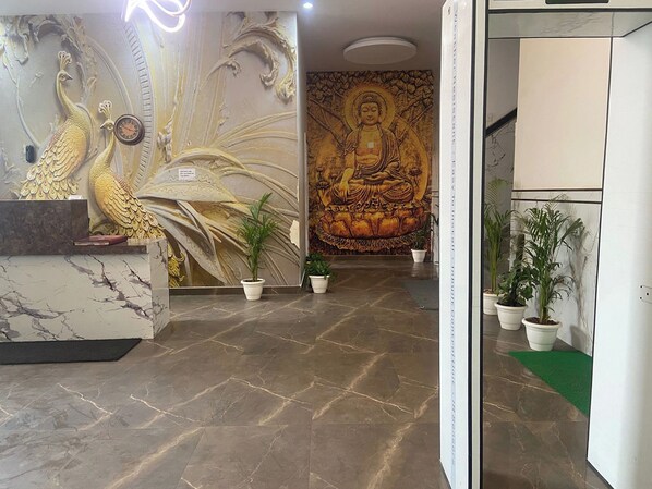 Lobby - Hotel Ambience Plaza (New Delhi)