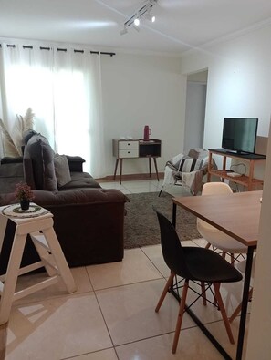 Smart TV - Complete apartment, residential environment with private club.  (Baixo Grande São Pedro da Aldeia)