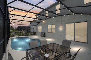 A heated pool - Last Minute Disney! Private Pool, Game Room & Themed Bedrooms. Book Now! #121833 (Orlando)