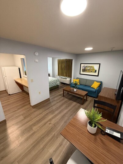 NEWLY RENOVATED- Long Term Stay.