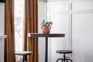 Interior - Walkable Downtown Getaway   (FREE Bikes to use) (Columbus)