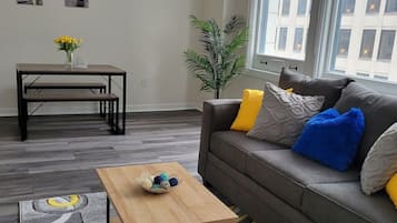 Televisión, futbolito y tenis de mesa