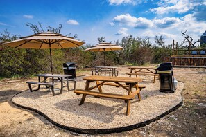 BBQ/picnic Area - Chin 3 (Fredericksburg)