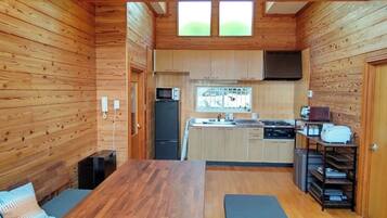 冰箱、微波炉、炉灶、厨具/餐具