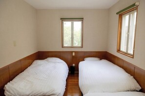 1 bedroom, desk, free WiFi, bed sheets