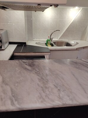 Apartment, 1 Bedroom, Smoking, Balcony | Private kitchen