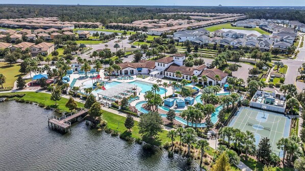 Property grounds - Disney's Family Retreat (Kissimmee)