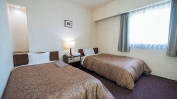1 bedroom, desk, iron/ironing board, WiFi (free)