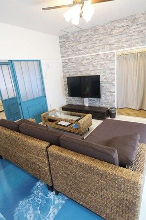 TV - 3 minutes from Kujukuri Beach Perfect for families or groups of friends a private rental house / Sambugun Chiba (Sambugun)
