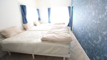 3 bedrooms, desk, free WiFi, bed sheets