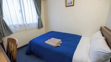 1 bedroom, desk, iron/ironing board, WiFi (free)