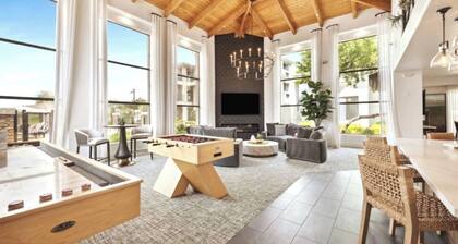 Spacious Top Floor View: Golf, Shop, Dine》Walkable