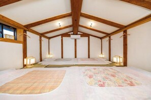 1 bedroom, desk, free WiFi, bed sheets