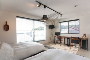 3 bedrooms, desk, iron/ironing board, free WiFi