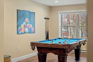 House (5 Bedrooms) | Interior