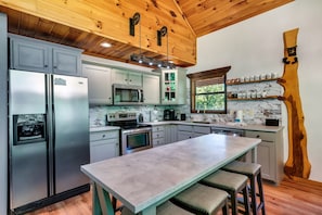 Fridge, microwave, oven, stovetop - Luxe Indoor-Pool Cabin~4 BedRms~GameRm~HotTub (Sevierville)