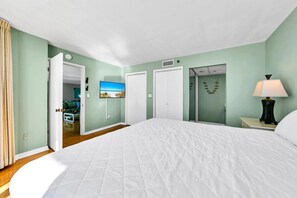 Appart'hÎtel, 1 trÚs grand lit et 1 canapé-lit (Edgewater Tower 3-1104)