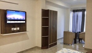 1 habitación y escritorio 