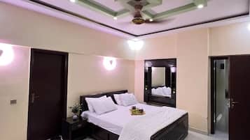 3 slaapkamers, een strijkplank/strijkijzer, wifi, beddengoed