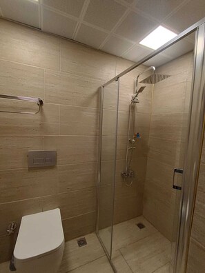 Quadruple Room | Free minibar items, free WiFi - İnci Konak Butik Otel (Sanliurfa)